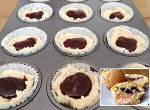 Przepis Doskonały szybki deser z proporcjami w kubeczkach - twarogowe muffiny z powidłami
