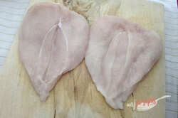 Przygotowanie przepisu Szaszłyki z piersi z kurczaka, szynki i śmietankowego serka, krok 1