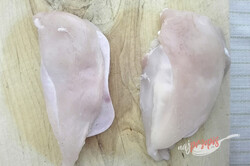 Przygotowanie przepisu Szaszłyki z piersi z kurczaka, szynki i śmietankowego serka, krok 4