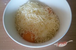 Przygotowanie przepisu Pieczone piersi z kurczaka w cieście serowym, krok 1