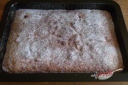 Przygotowanie przepisu Dwukolorowe ciasto biszkoptowe ze śmietaną, krok 12