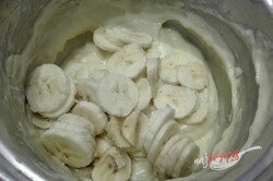 Przygotowanie przepisu Bananowe ciasto z kremem waniliowym, krok 2