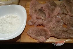 Przygotowanie przepisu Postrzępione kotleciki z kurczaka pieczone na blaszce, krok 2