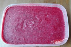 Przygotowanie przepisu Zdrowy mrożony jogurt truskawkowy/lody, gotowe w 5 minut z 4 składników, krok 3