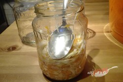 Przygotowanie przepisu Solona sałatka z kapusty z marchwią, krok 2
