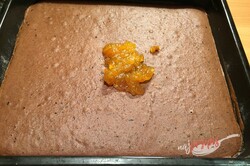 Przygotowanie przepisu Fantastyczne ciasto Nescafé ze śmietankowo-czekoladową pianką, krok 6