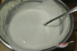 Przygotowanie przepisu Lekka sałatka makaronowa z dressingiem jogurtowym, krok 4