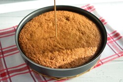 Przygotowanie przepisu Zdrowszy deser - tort marchewkowy z polewą cytrynową, krok 12
