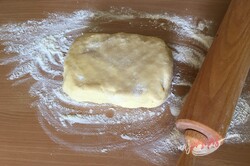 Przygotowanie przepisu Proste twarogowo jagodowe ciasto z kruszonką, krok 4
