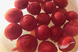 Przygotowanie przepisu Przecier czosnkowo-pomidorowy na zimno, którego nie trzeba pasteryzować i który się nie psuje., krok 2