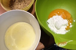 Przygotowanie przepisu Karmelowa baśń - szybka i doskonała rolada z mlekiem skondensowanym, krok 1