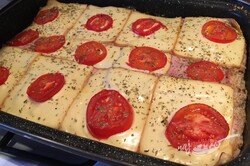 Przygotowanie przepisu Zapiekane tosty pizza z szybkim i łatwym przygotowaniem, krok 12