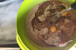 Przygotowanie przepisu Sypane jabłkowe ciasto z kakao Nesquik gotowe w 15 minut, krok 4