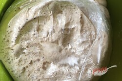 Przygotowanie przepisu Chrupiący sypany domowy chleb bez wyrabiania ciasta, krok 6