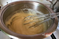 Przygotowanie przepisu Sypane ciasto jabłkowo-kremowe z kratką, krok 2