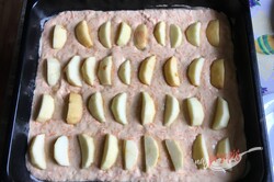 Przygotowanie przepisu Szybkie ciasto marchewkowe z jabłkami, krok 6