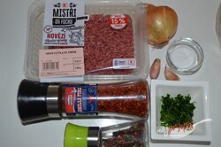 Przygotowanie przepisu Zapiekane ziemniaki z mielonym mięsem pod serową pierzynką, krok 3