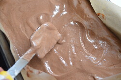 Przygotowanie przepisu Podwójne ciasto monte z pyszną mleczną czekoladą, krok 4