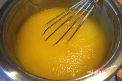 Przygotowanie przepisu Najlepsze orzeźwiające mandarynkowe ciasto ze śmietany, krok 8