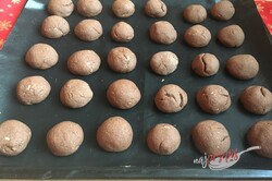 Przygotowanie przepisu Czekoladowe ciasteczka z bogatym kokosowym nadzieniem, krok 6