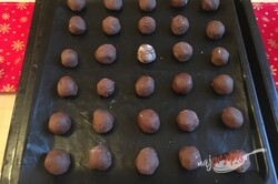 Przygotowanie przepisu Czekoladowe ciasteczka z bogatym kokosowym nadzieniem, krok 5