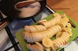 Przygotowanie przepisu Chlebek bananowy z karmelowymi bananami, któremu nie da się oprzeć, krok 2