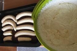 Przygotowanie przepisu Kremowy bananowy deser z kremem mascarpone, krok 6