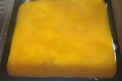 Przygotowanie przepisu Śmietankowe ciasto z mandarynkami i galaretką, krok 5