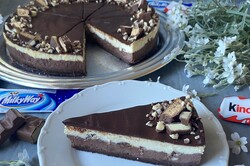 Przygotowanie przepisu Cheesecake o smaku Kinder chocolate i Milky way, krok 9