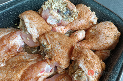 Przepis na udka z kurczaka z grzybowym nadzieniem, które przypominają niedzielny obiad u babci, krok 1
