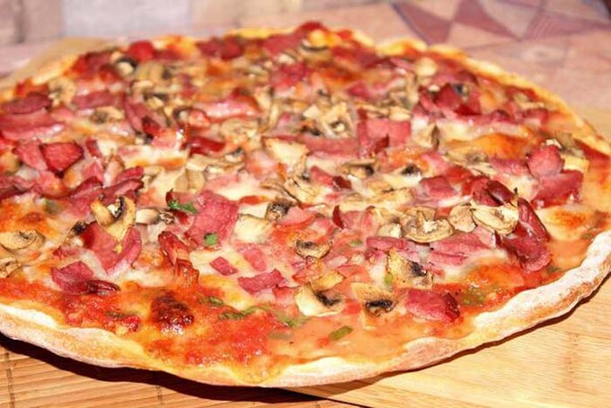 Przepis Chrupiąca pizza z płatków owsianych bez drożdży