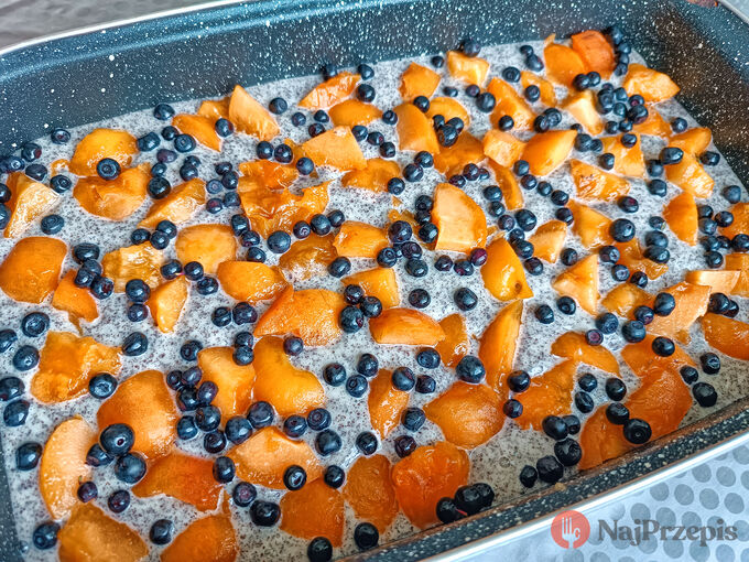 Przepis Leniwe ciasto z morelami i jagodami