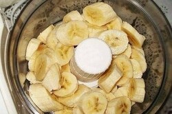 Przygotowanie przepisu Twarogowa słodka pokusa z bananami, krok 1