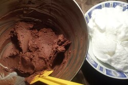 Przygotowanie przepisu Ciasto czekoladowe bez mąki i cukru, krok 1