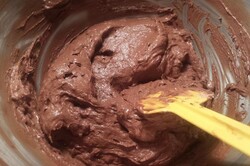Przygotowanie przepisu Ciasto czekoladowe bez mąki i cukru, krok 2