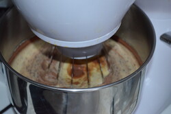 Przygotowanie przepisu Ciasto z likierem jajecznym i paryską bitą śmietaną, krok 1