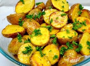 Przepis Pieczone ziemniaki z francuskim sosem