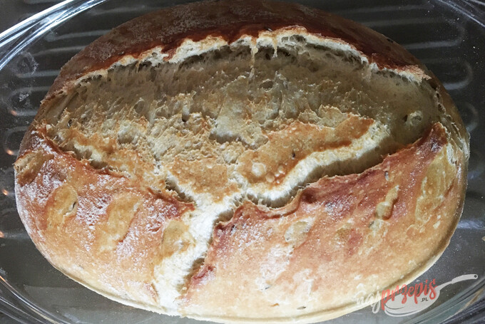 Przepis Chrupiący sypany domowy chleb bez wyrabiania ciasta