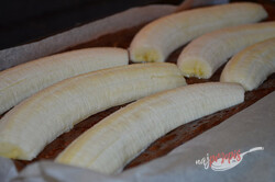 Przygotowanie przepisu Bananowe ciasto z wiórkami czekoladowymi, krok 4