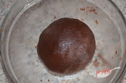 Przygotowanie przepisu Kruchutkie kakaowe herbatniki z wysokiej jakości kremem maślanym, krok 2