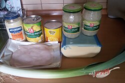 Przygotowanie przepisu Sałatka selerowa z ananasem i porem, krok 1