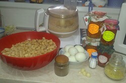 Przygotowanie przepisu Lekko pikantna pasta ze skwarkami, krok 1