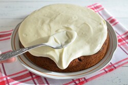 Przygotowanie przepisu Zdrowszy deser - tort marchewkowy z polewą cytrynową, krok 15