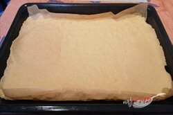 Przygotowanie przepisu Intensywnie kolorowe ciasto ze śmietaną i mandarynkami, krok 1