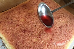 Przygotowanie przepisu Doskonałe miodowo ponczowe ciasto z kremem waniliowym, krok 8