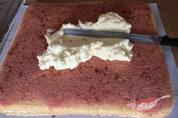 Przygotowanie przepisu Doskonałe miodowo ponczowe ciasto z kremem waniliowym, krok 9