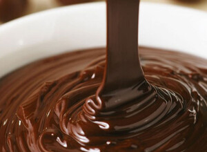 Doskonały przepis na błyszczącą polewę czekoladową