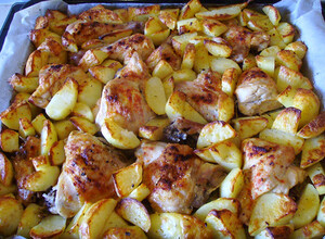 Przepis Pieczony kurczak z ziemniakami 2 w 1