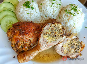 Przepis na udka z kurczaka z grzybowym nadzieniem, które przypominają niedzielny obiad u babci